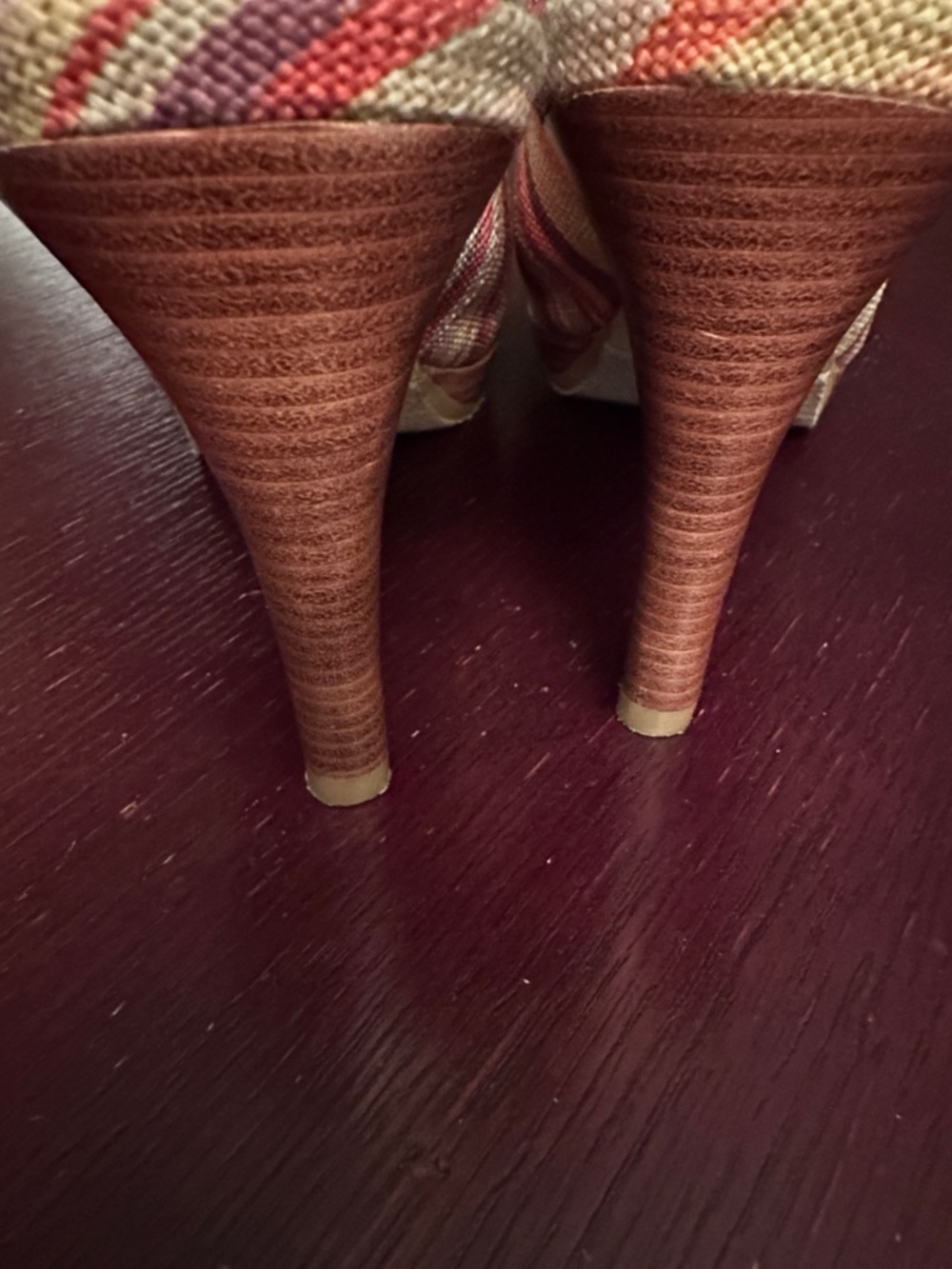 Adorable Moda Spana striped peeptoe shoes - Picture 2 of 5